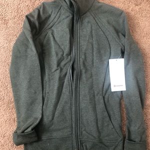 Lululemon huddle and hustle jacket size 4 NWT